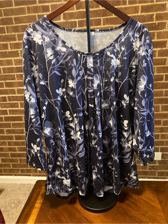 Tops - Navy Floral Scoop Neck Tunic Blouse